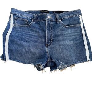 Banana Republic ~ mid rise 3” denim shorts ~ side stripe ~ size 31